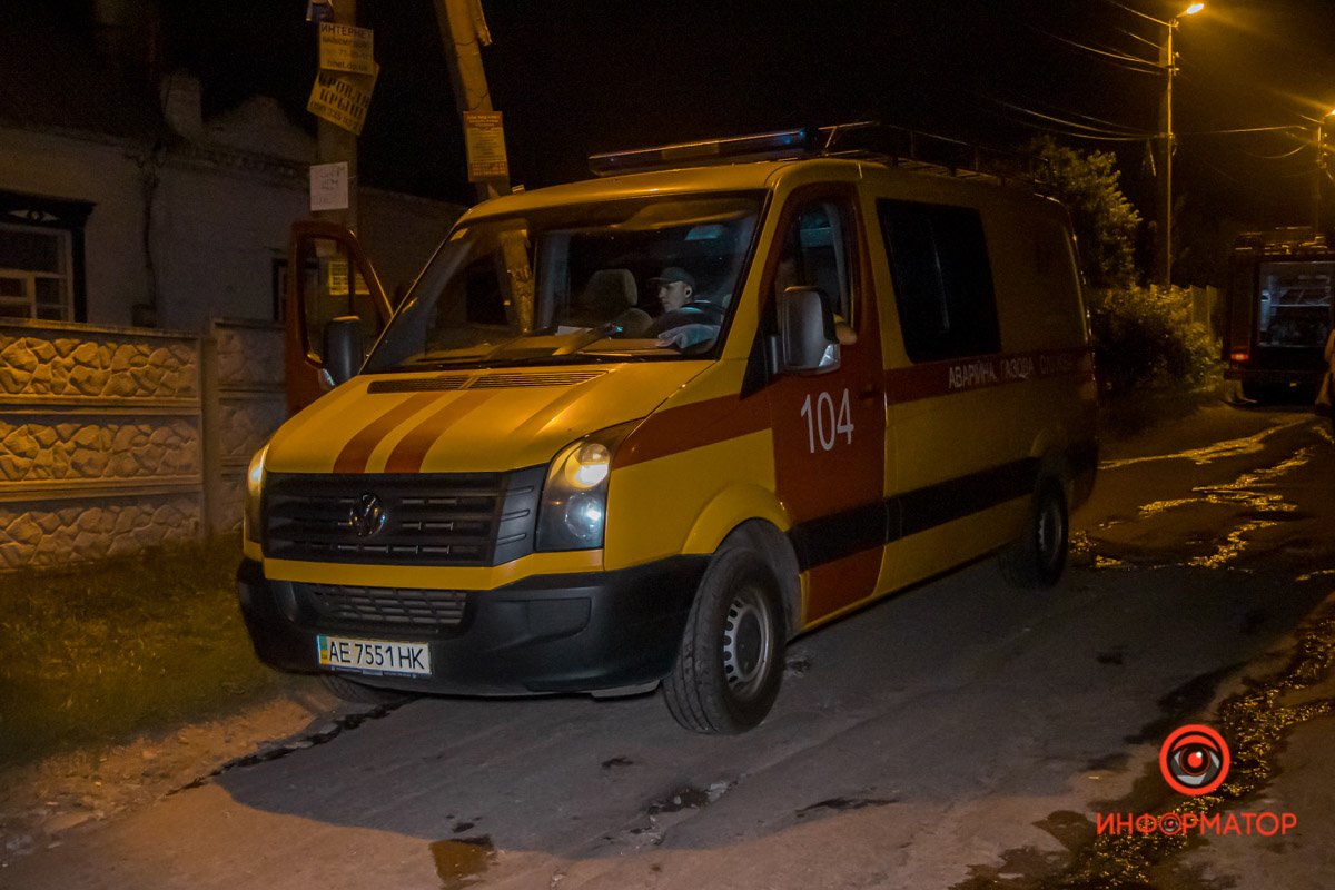 В Днепре на Магнитогорской горела летняя кухня: огонь перекинулся на соседний дом 7