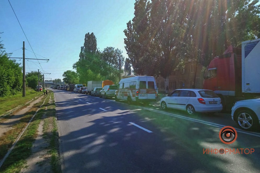 Движение остановилось в сторону Янтарной и Амурского моста