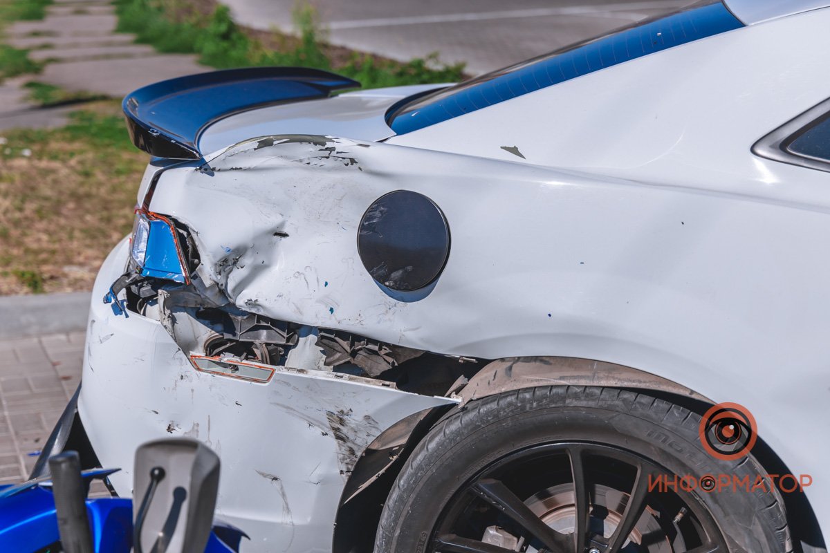 Удар пришелся в заднюю часть машины
