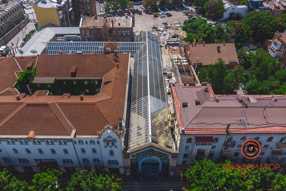 В центре Днепра начали разбирать ТРЦ Grand Plaza 2