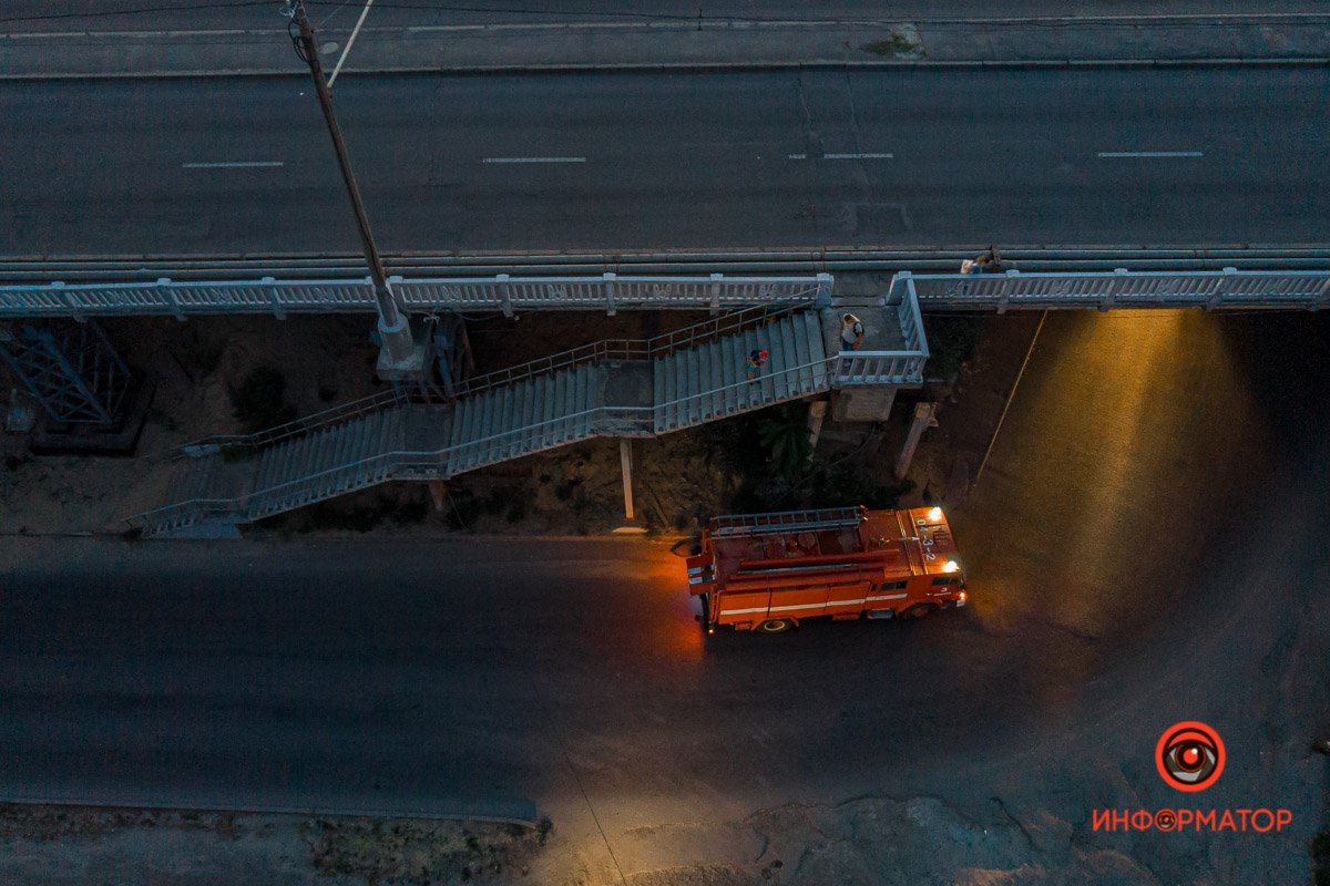 Площадь возгорания - примерно 100 квадратных метров Площадь возгорания - примерно 100 квадратных метров