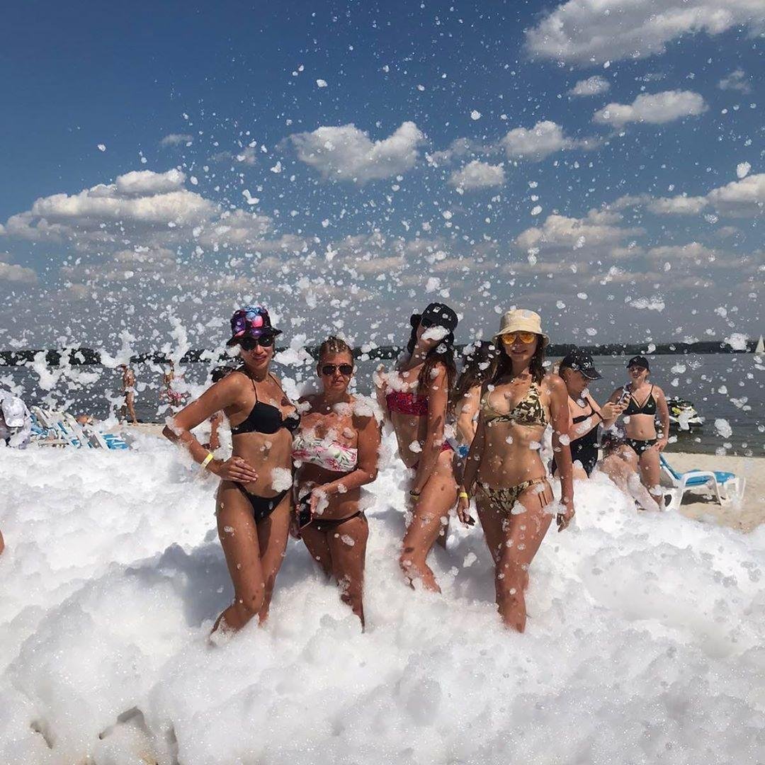 Лучшие пляжные фото девушек и парней Днепра в Instagram 15