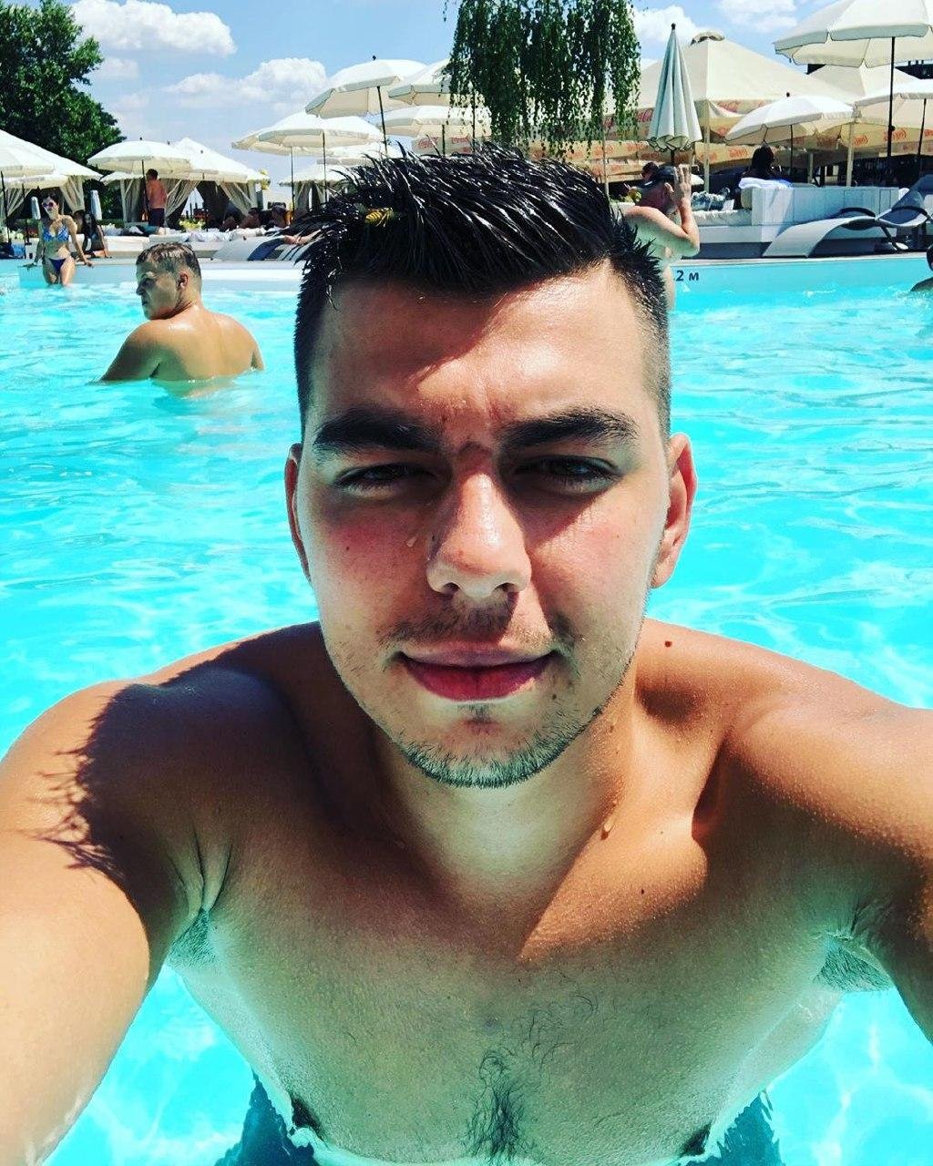 Лучшие пляжные фото девушек и парней Днепра в Instagram 18