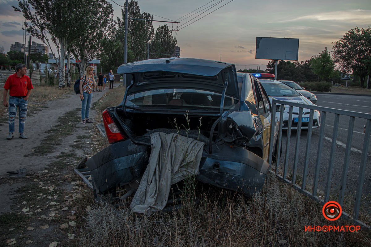 Водителя забрали в 16-ую больницу Водителя забрали в 16-ую больницу