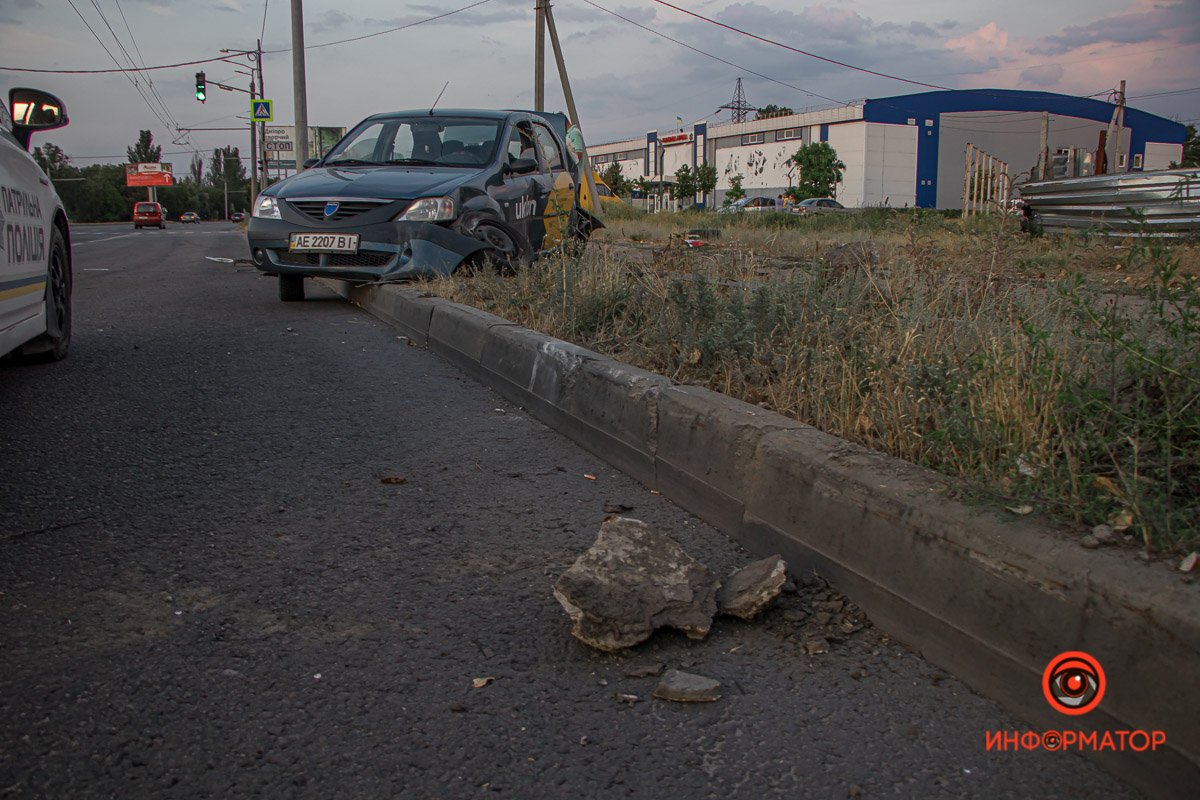 Водитель Mercedes скрылся, но его задержали на Левом берегу Водитель Mercedes скрылся, но его задержали на Левом берегу