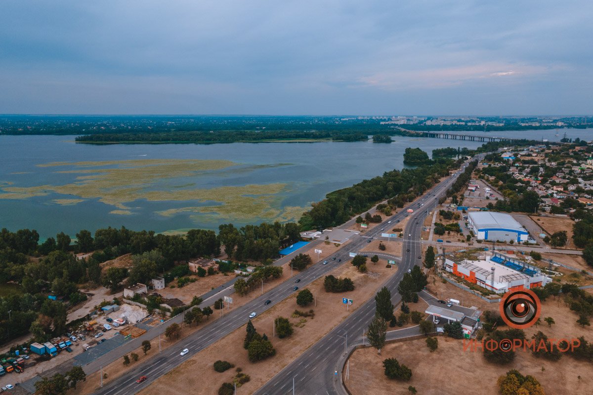 Много места Много места