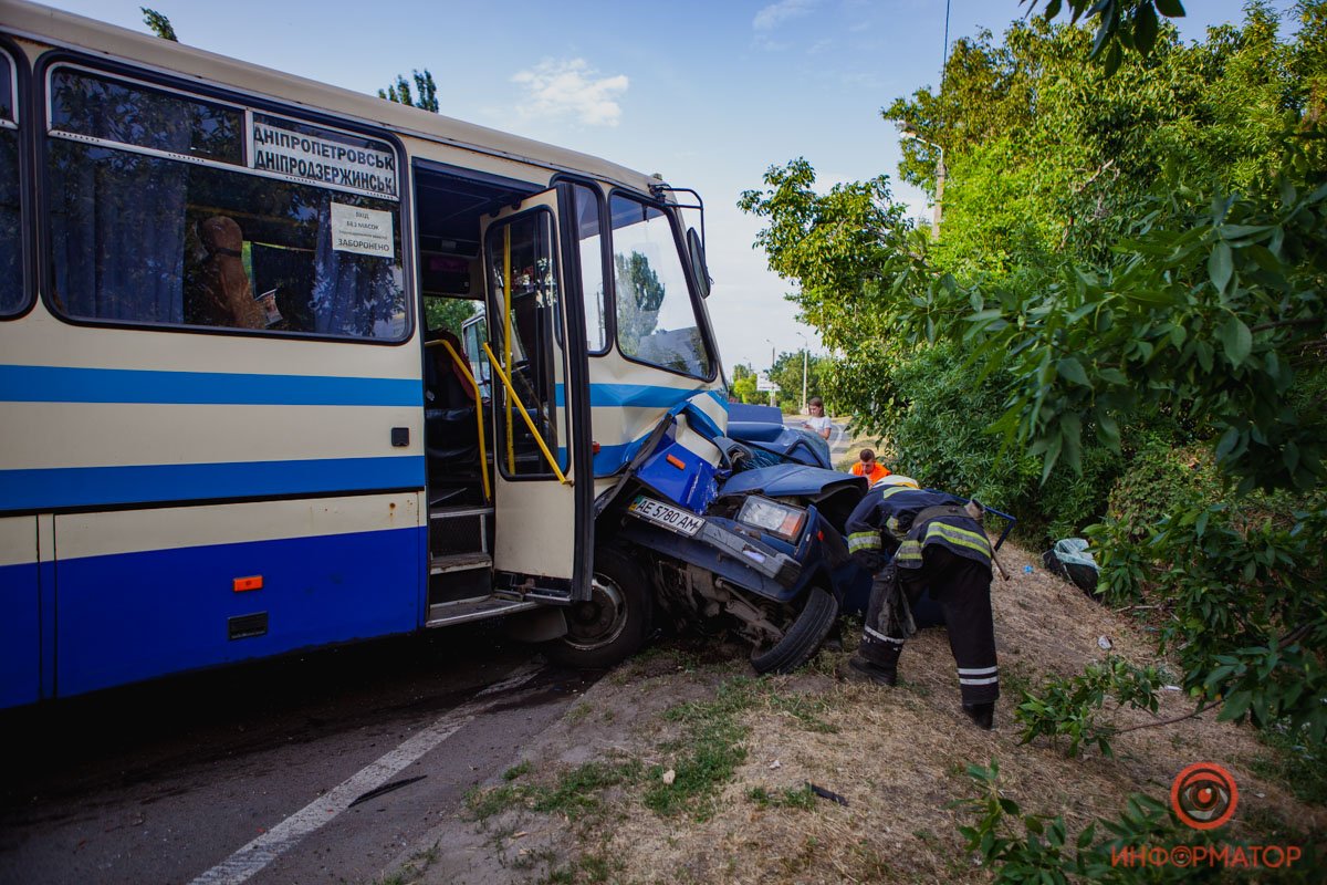 Ни пассажиры автобуса, ни водитель не пострадали Ни пассажиры автобуса, ни водитель не пострадали