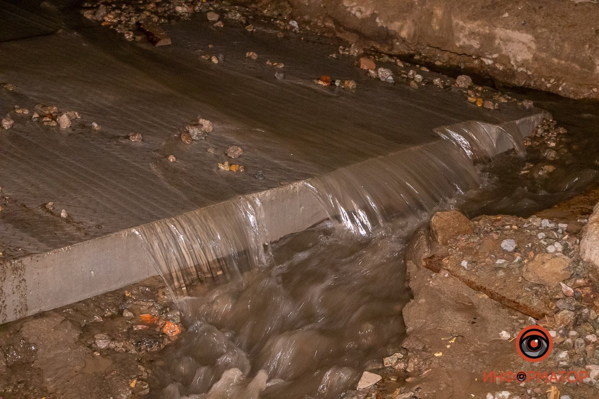 Последние два месяца на Крестьянском спуске ведут ремонтные работы Последние два месяца на Крестьянском спуске ведут ремонтные работы