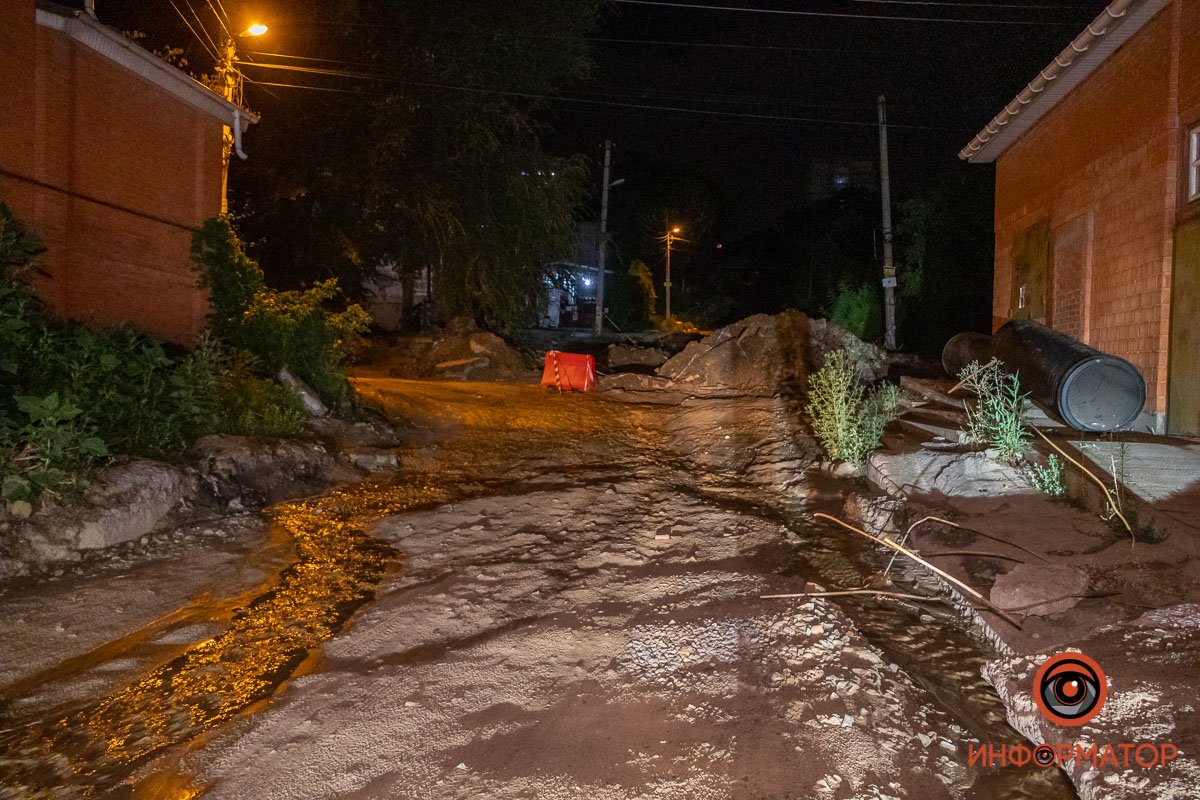 Вода добегает до Набережной Победы Вода добегает до Набережной Победы