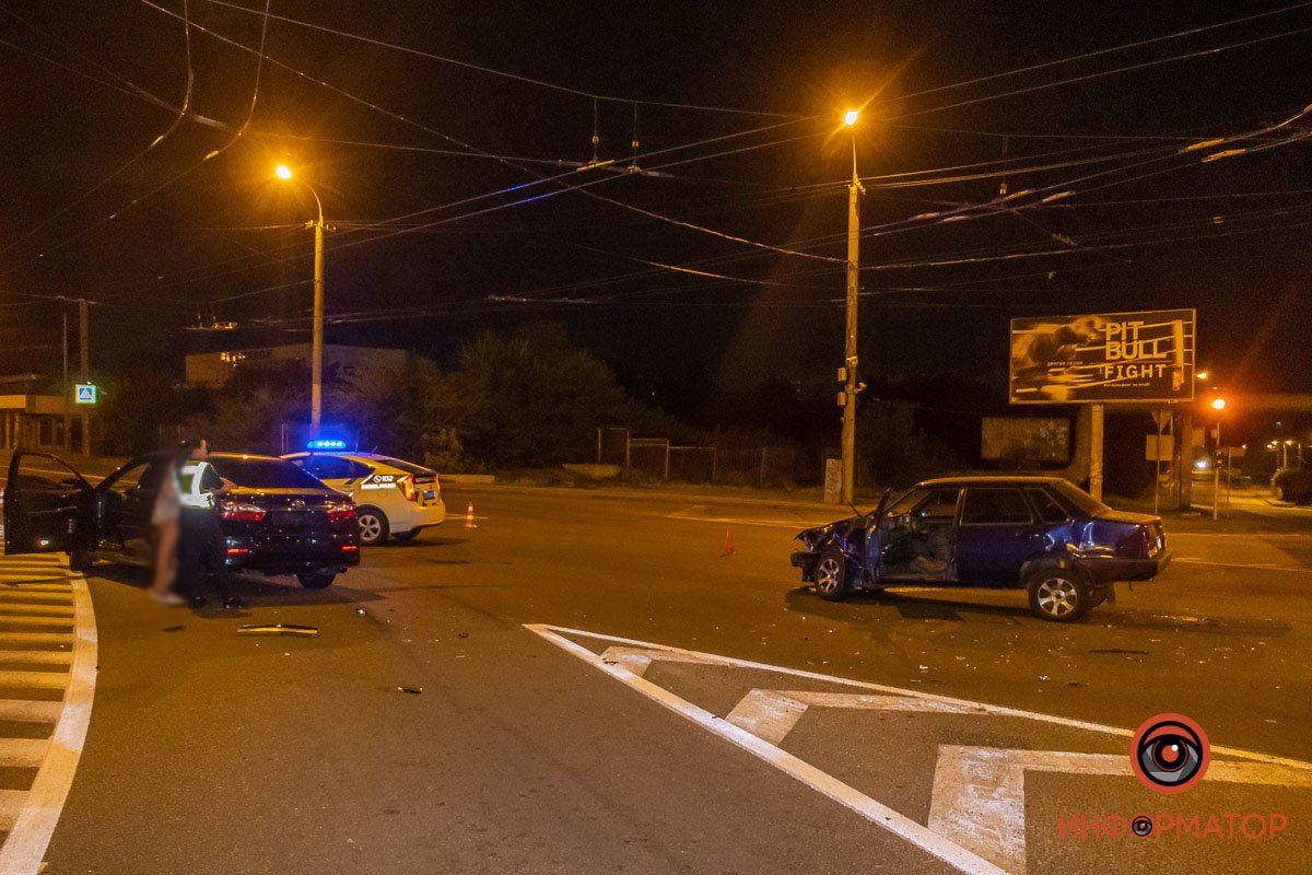 Столкнулись ВАЗ и Toyota