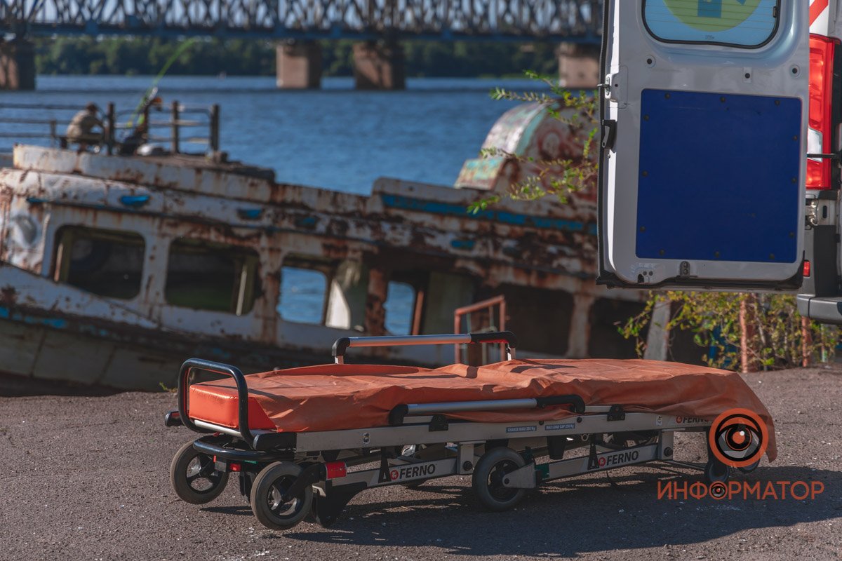 Мужчину на сушу вытащили его товарищи