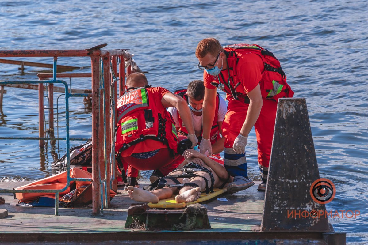 К моменту приезда патрульных мужчина не дышал