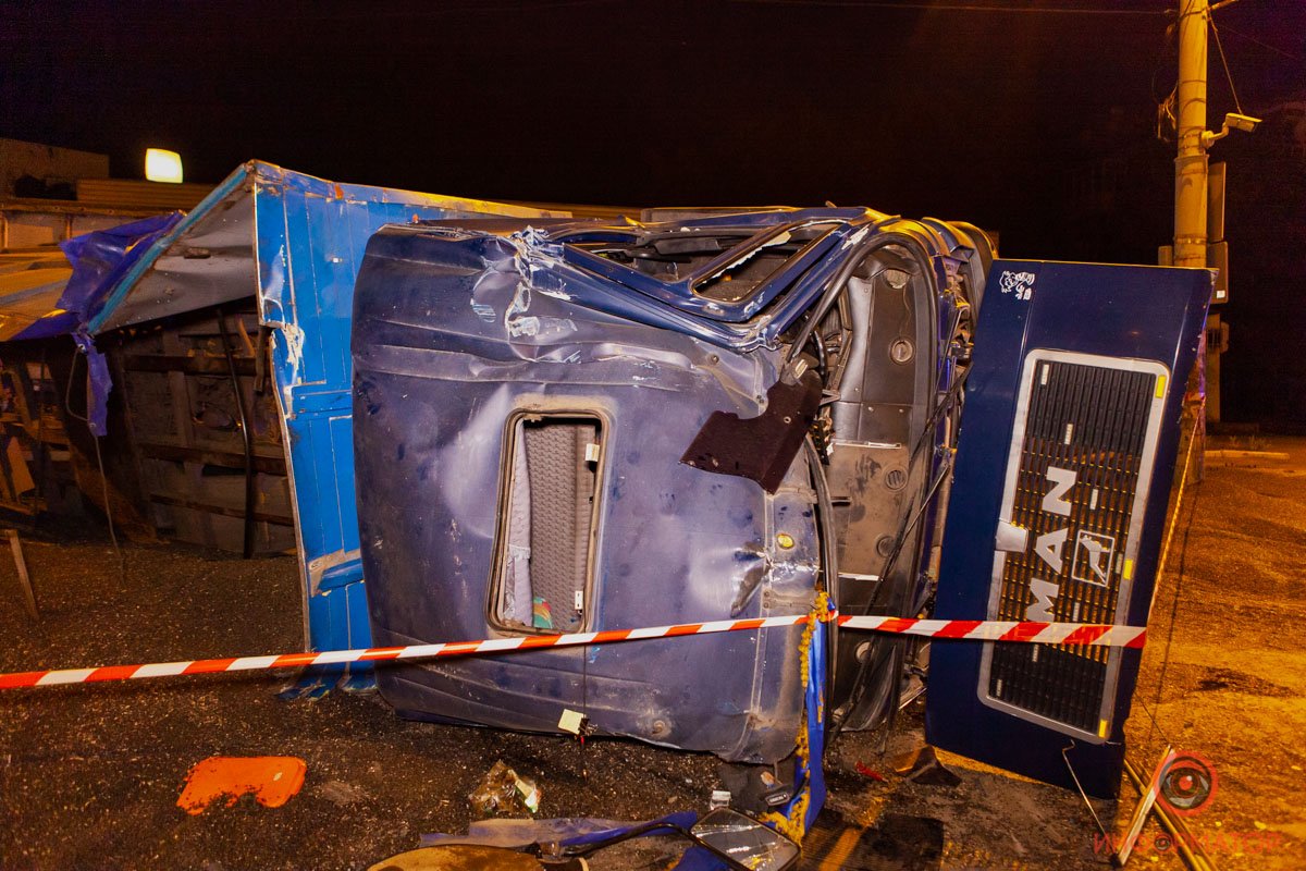 Перевернутая фура