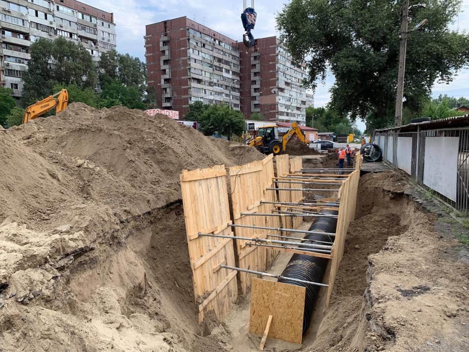 По словам Лысенко, ливневки никуда не подключили во времена СССР