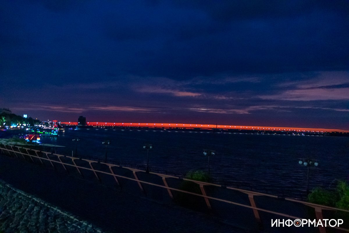 Тонкая полоска света Тонкая полоска света