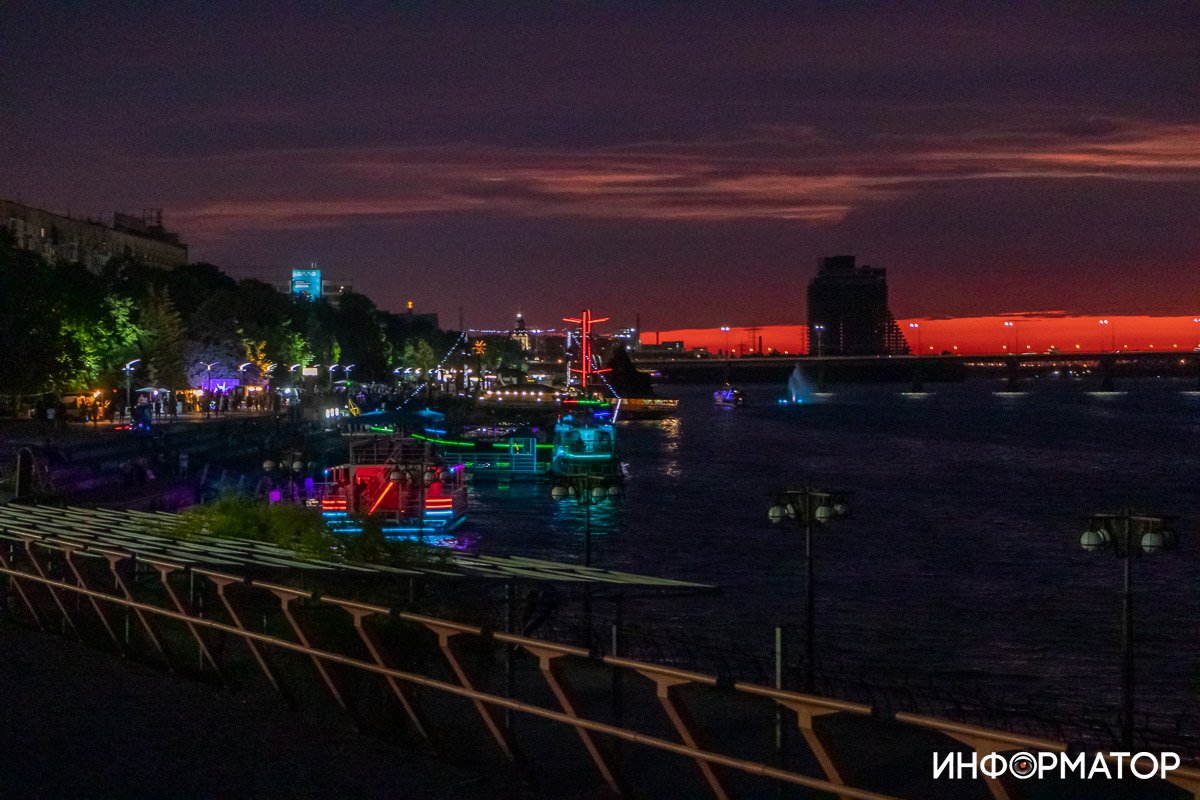 Много яркого света Много яркого света