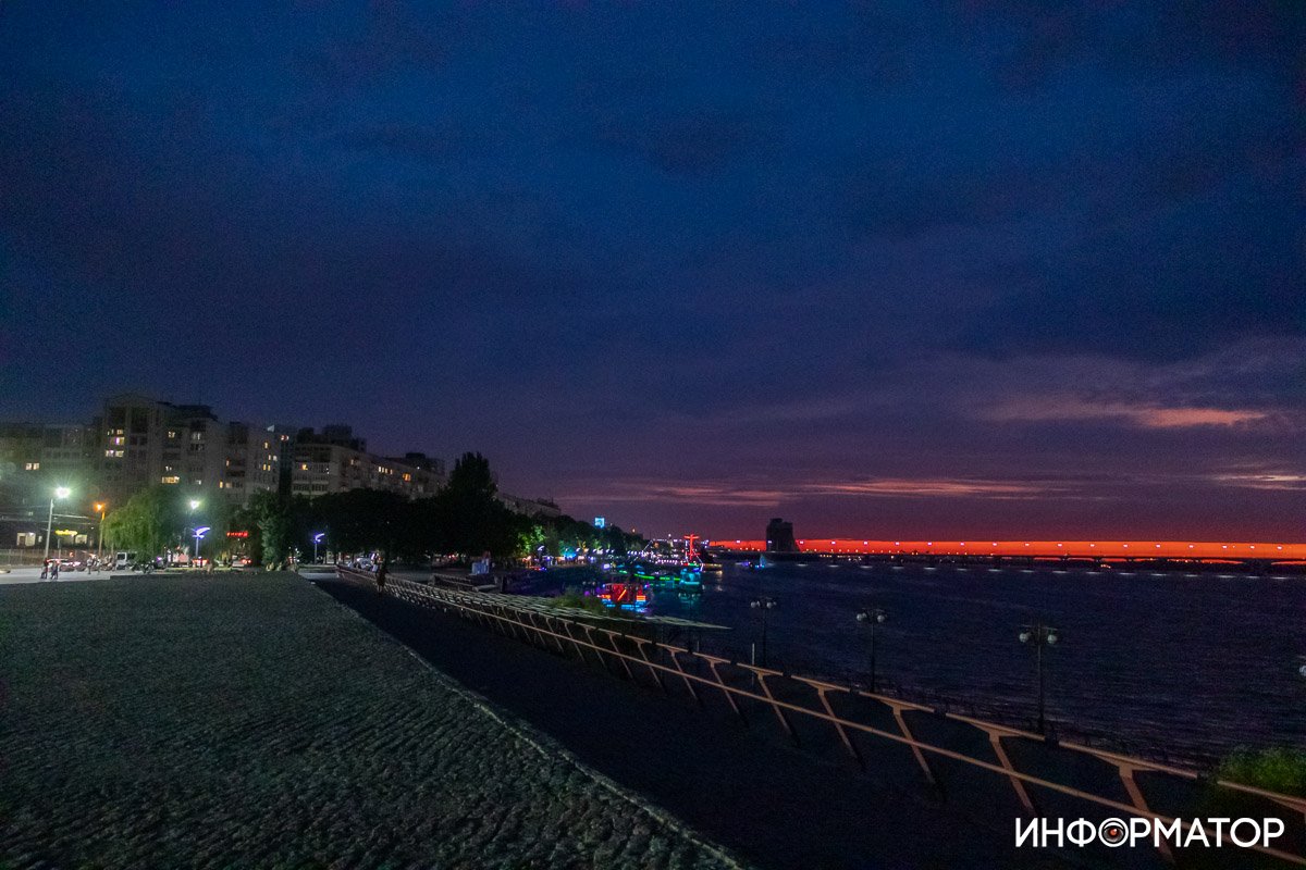 Солнце почти скрылось Солнце почти скрылось