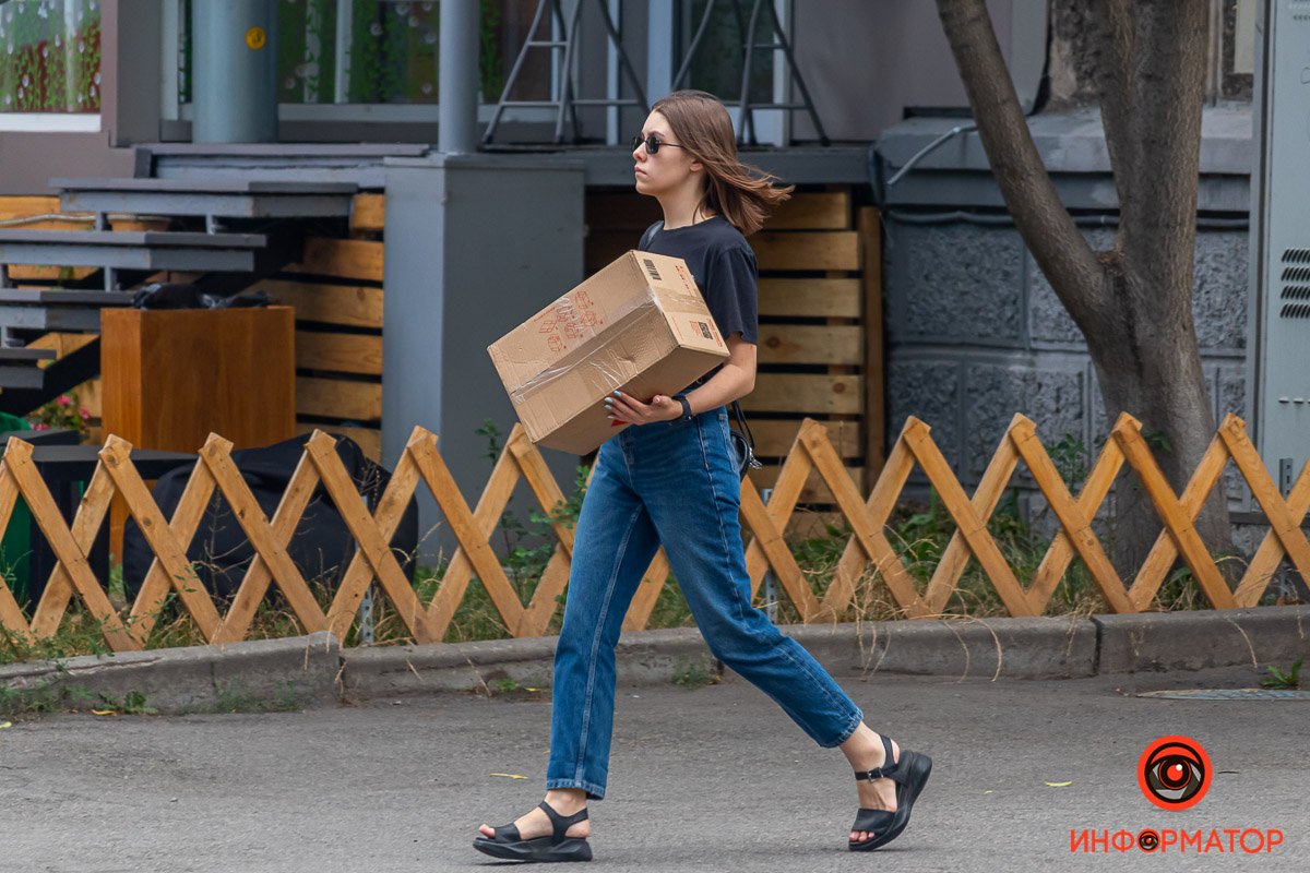 Кажется, где-то что-то распродают, а нам не говорят Кажется, где-то что-то распродают, а нам не говорят