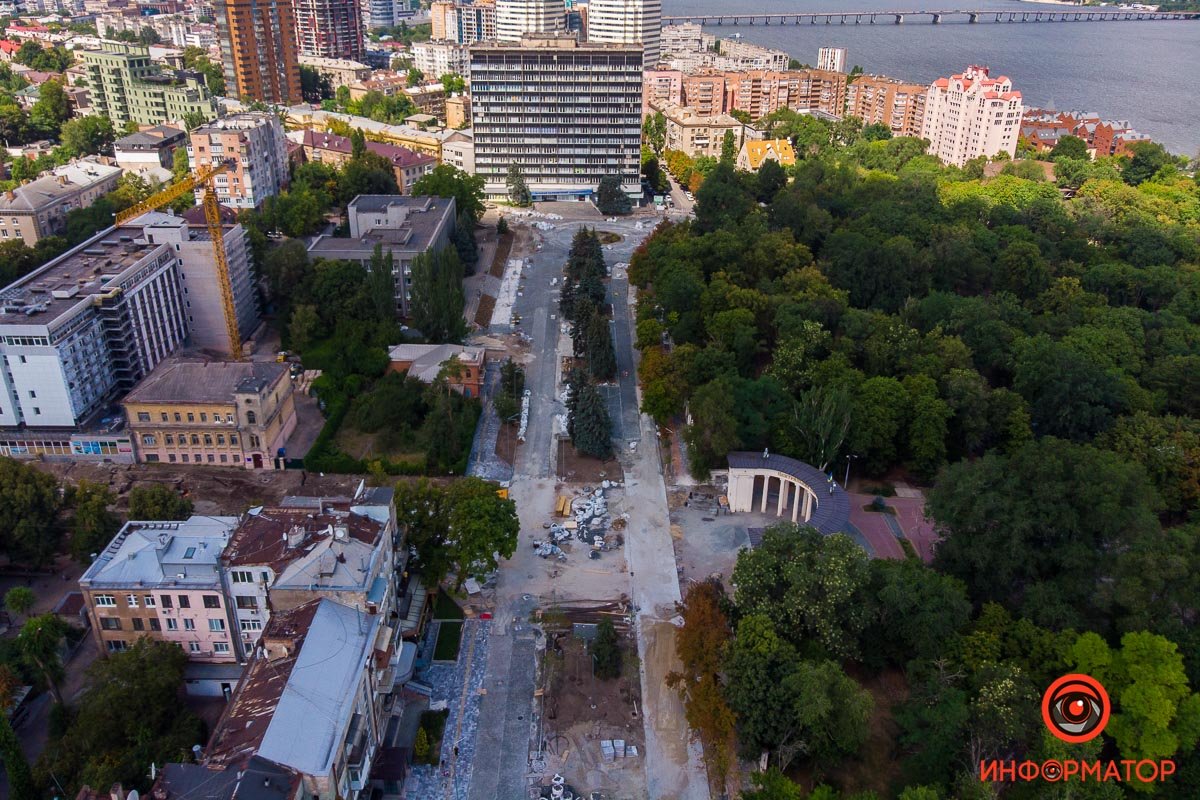 Ремонт площади планируют завершить ко Дню города