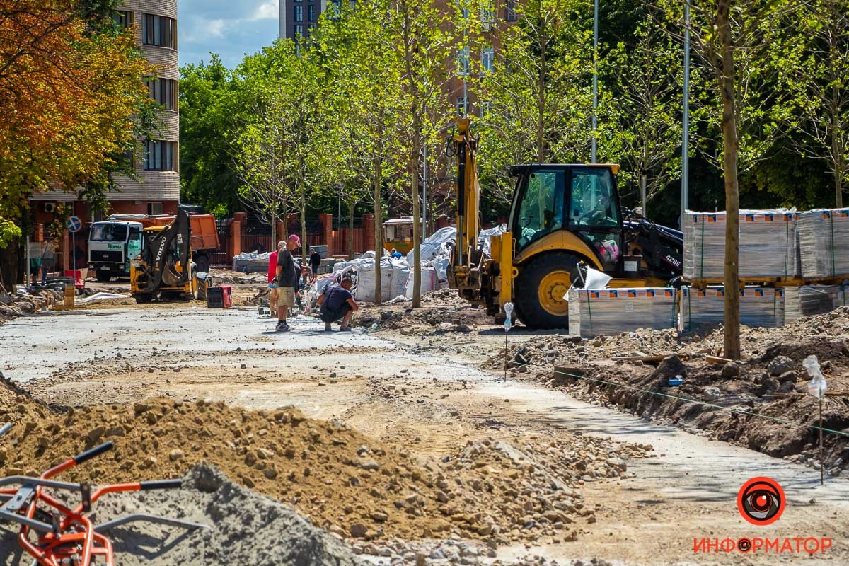 Со стороны парка Шевченко готовятся укладывать брусчатку