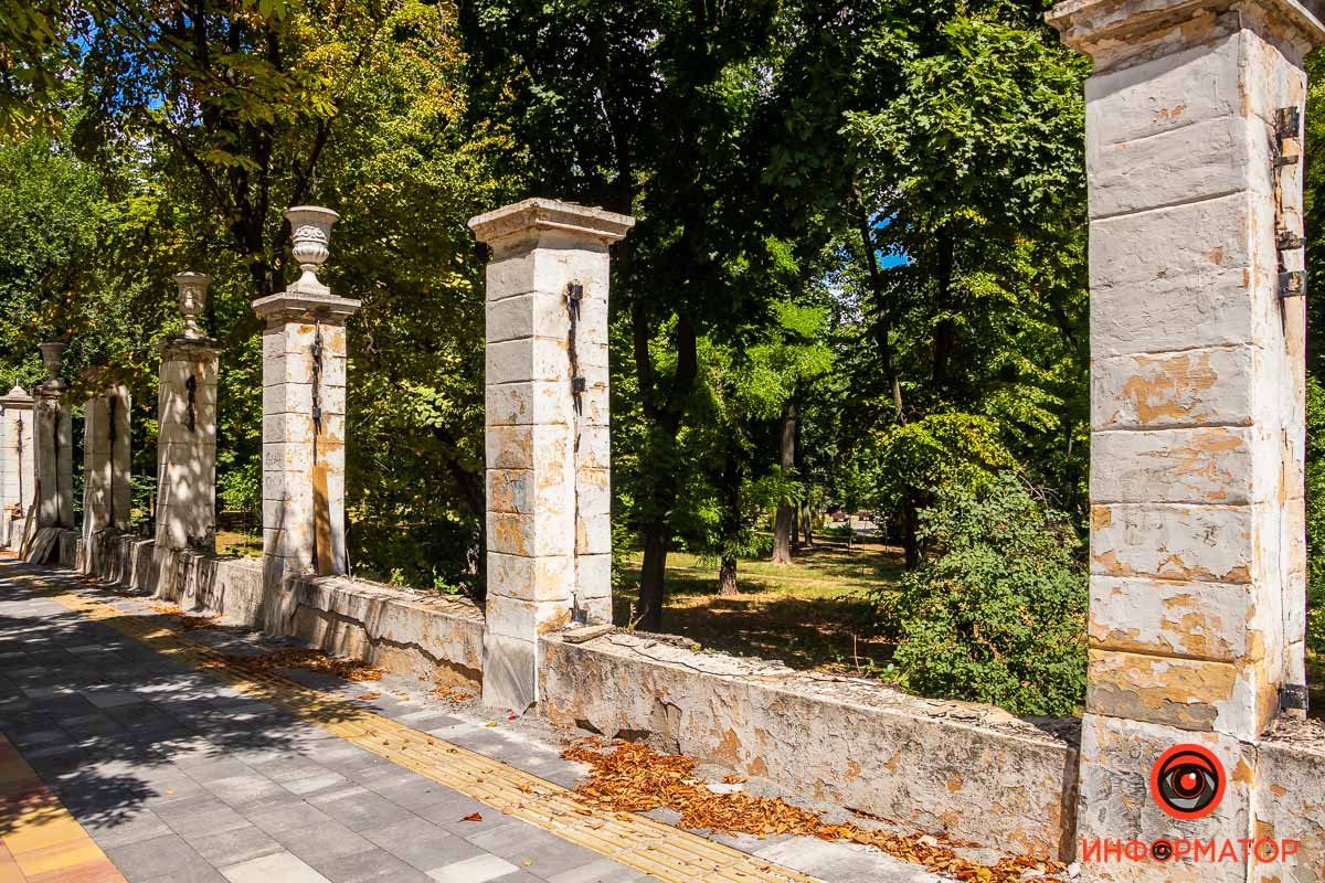 Секции ограждения парка Шевченко заменят