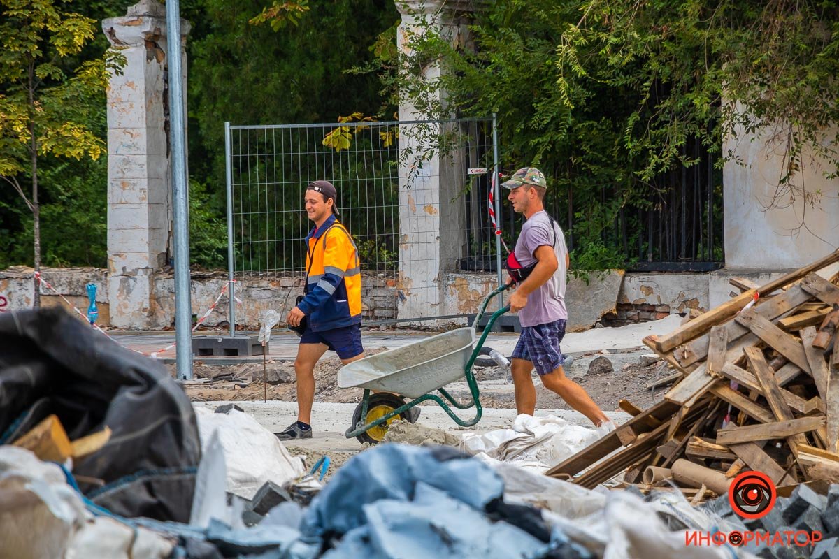 Работа кипит и в выходной