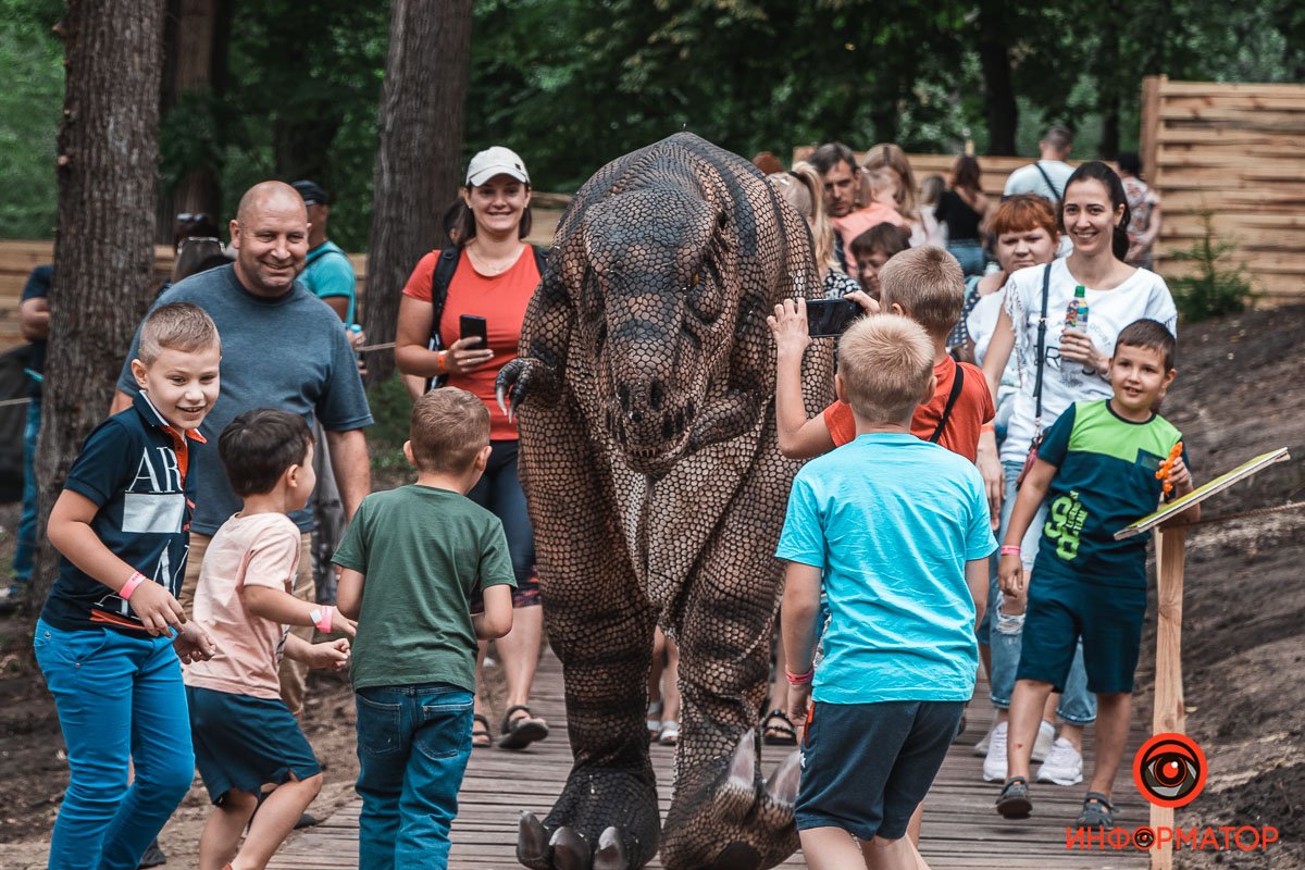 К слову, этот товарищ очень любит подкрадываться сзади и пугать вас К слову, этот товарищ очень любит подкрадываться сзади и пугать вас
