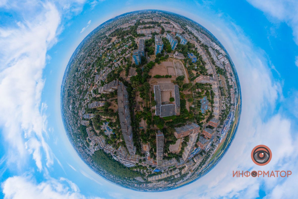 Уединение нужно искать в больших городах. Уединение нужно искать в больших городах.