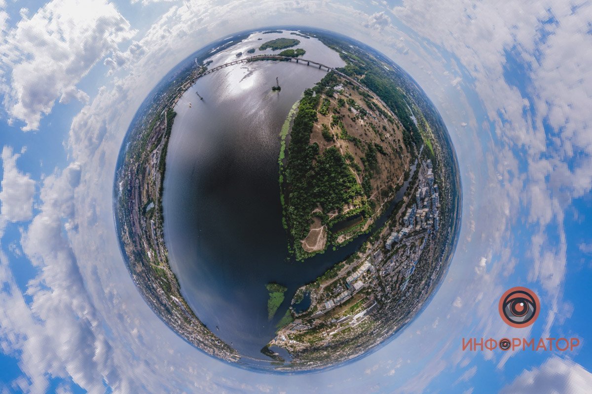 Мы не любим города, мы любим себя в этих городах. Мы не любим города, мы любим себя в этих городах.