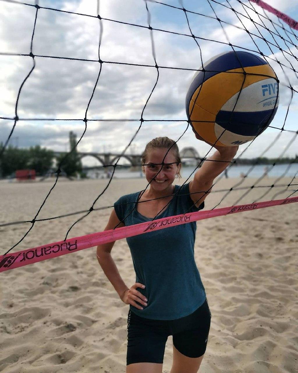 Лучшие пляжные фото девушек и парней Днепра в Instagram 9