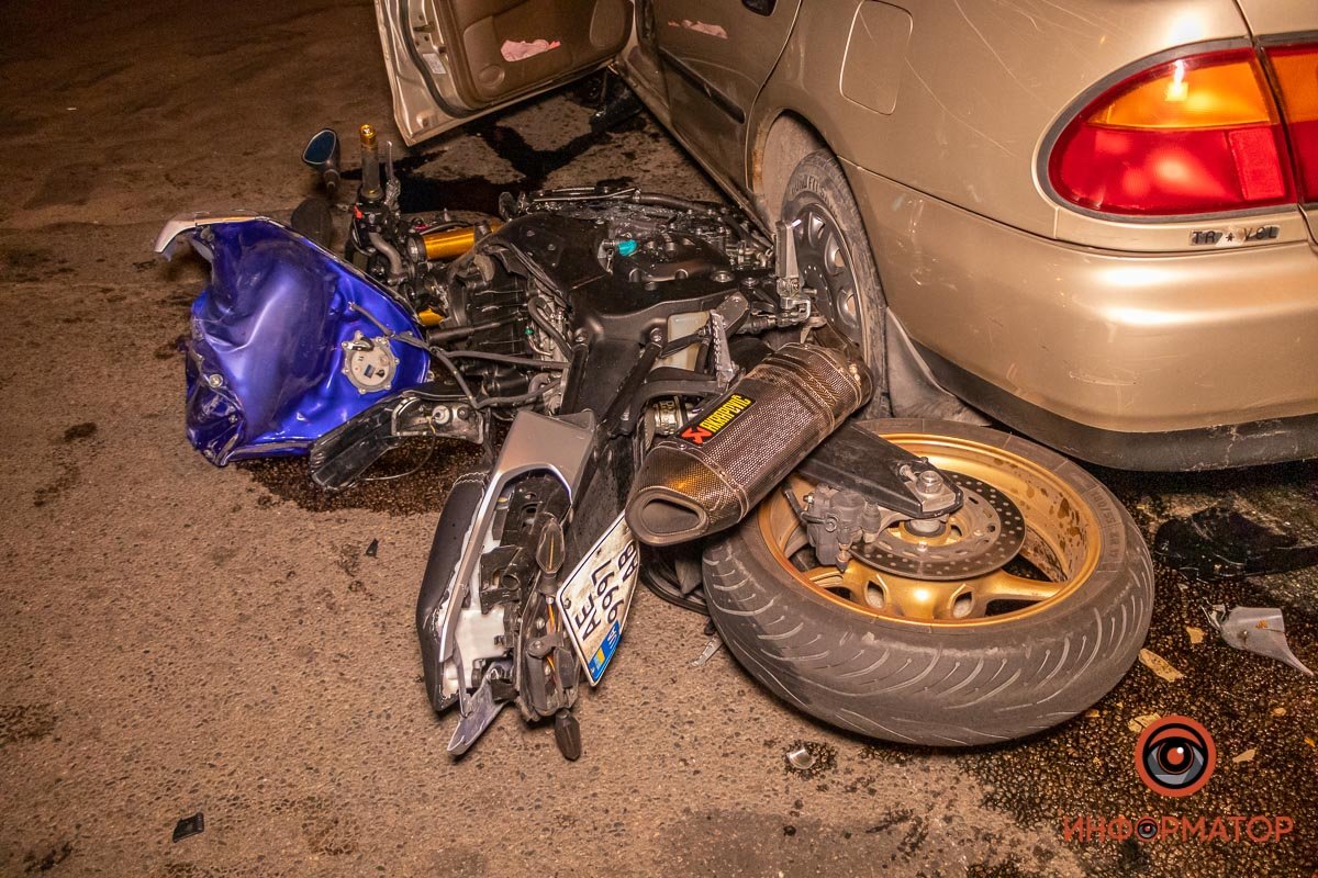 Девушку госпитализировали в шестую больницу Девушку госпитализировали в шестую больницу