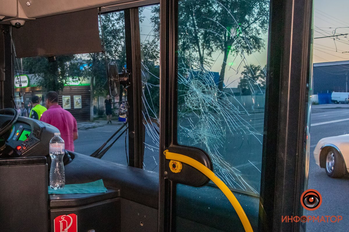 Пассажир ударился головой в лобовое стекло