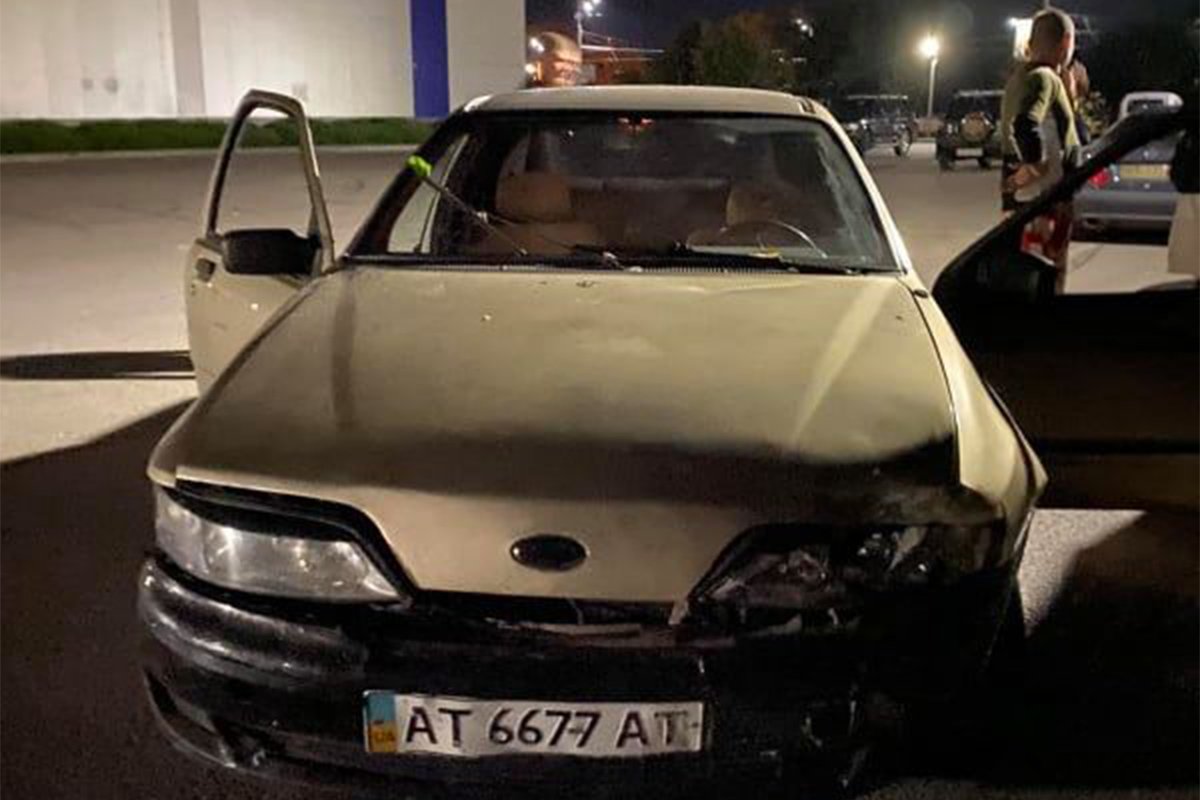 И водитель, и пассажиры Ford с места происшествия скрылись И водитель, и пассажиры Ford с места происшествия скрылись