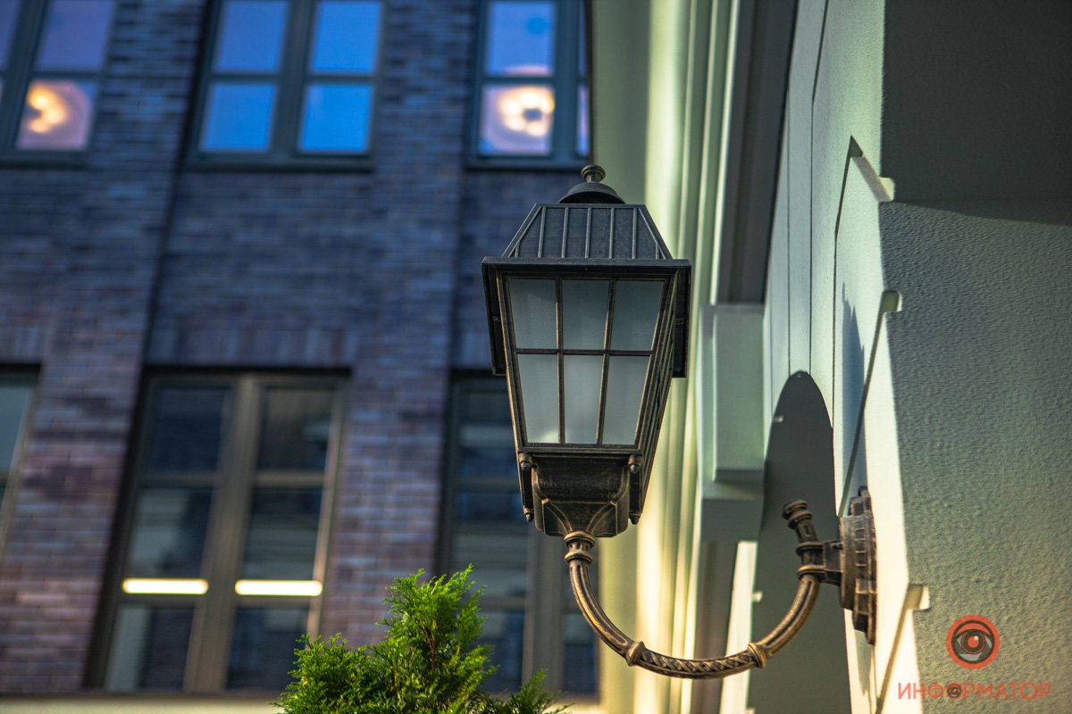 Фонари - это не только освещение, но и часть архитектурного решения