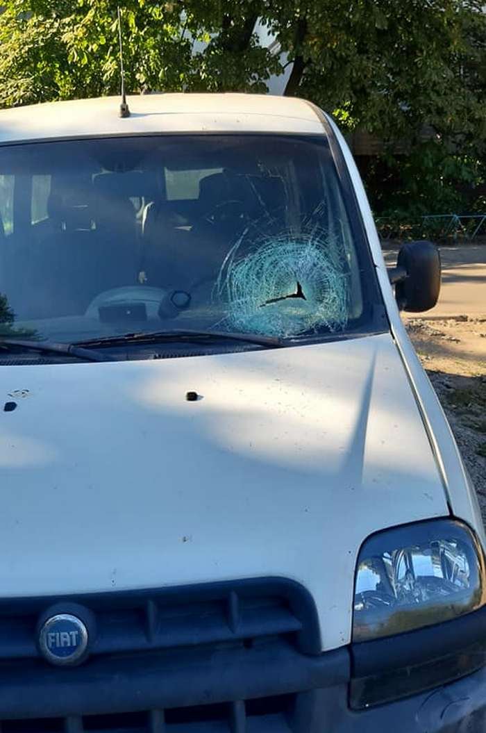 Автомобили были припаркованы во дворах на Агнии Барто