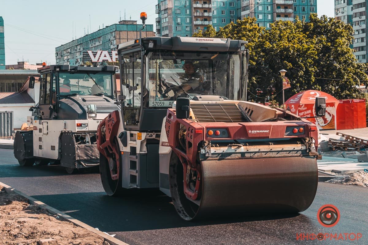 Вдоль улицы установят металлическое ограждение и уложат тактильную плитку для людей с инвалидностью Вдоль улицы установят металлическое ограждение и уложат тактильную плитку для людей с инвалидностью