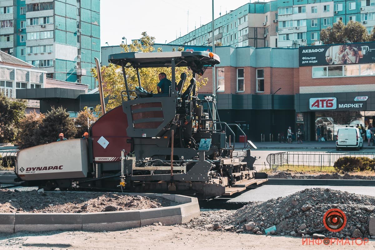 Для озеленения территории подрядчик посеет газоны и высадит новые деревья Для озеленения территории подрядчик посеет газоны и высадит новые деревья