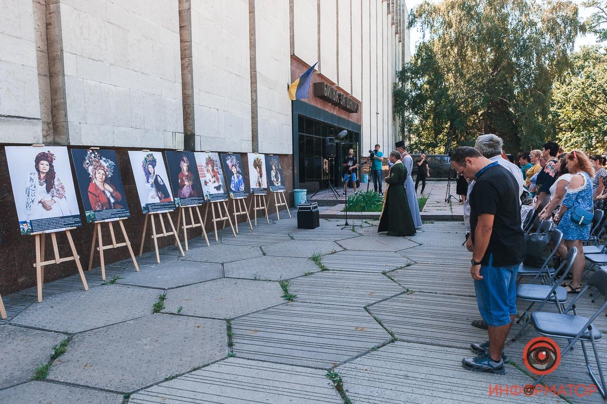 В Днепре открылась выставка, посвященная матерям погибших воинов 4