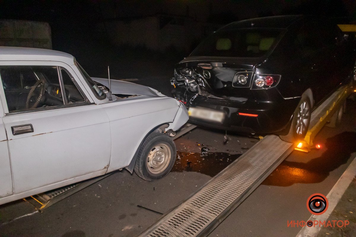 Mazda спускалась с эвакуатора