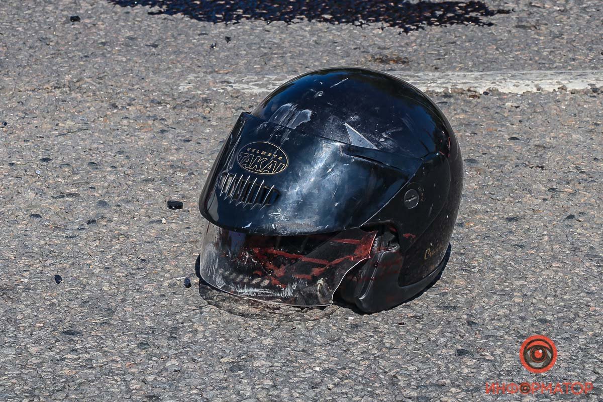 Двоих мужчин госпитализировали