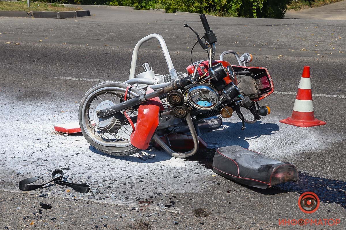 Мотоцикл ехал вверх по Космической