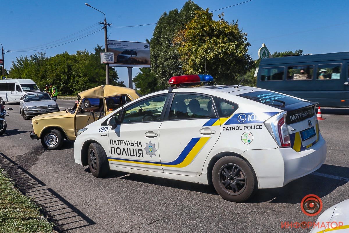 На место оперативно прибыли медики и полицейские