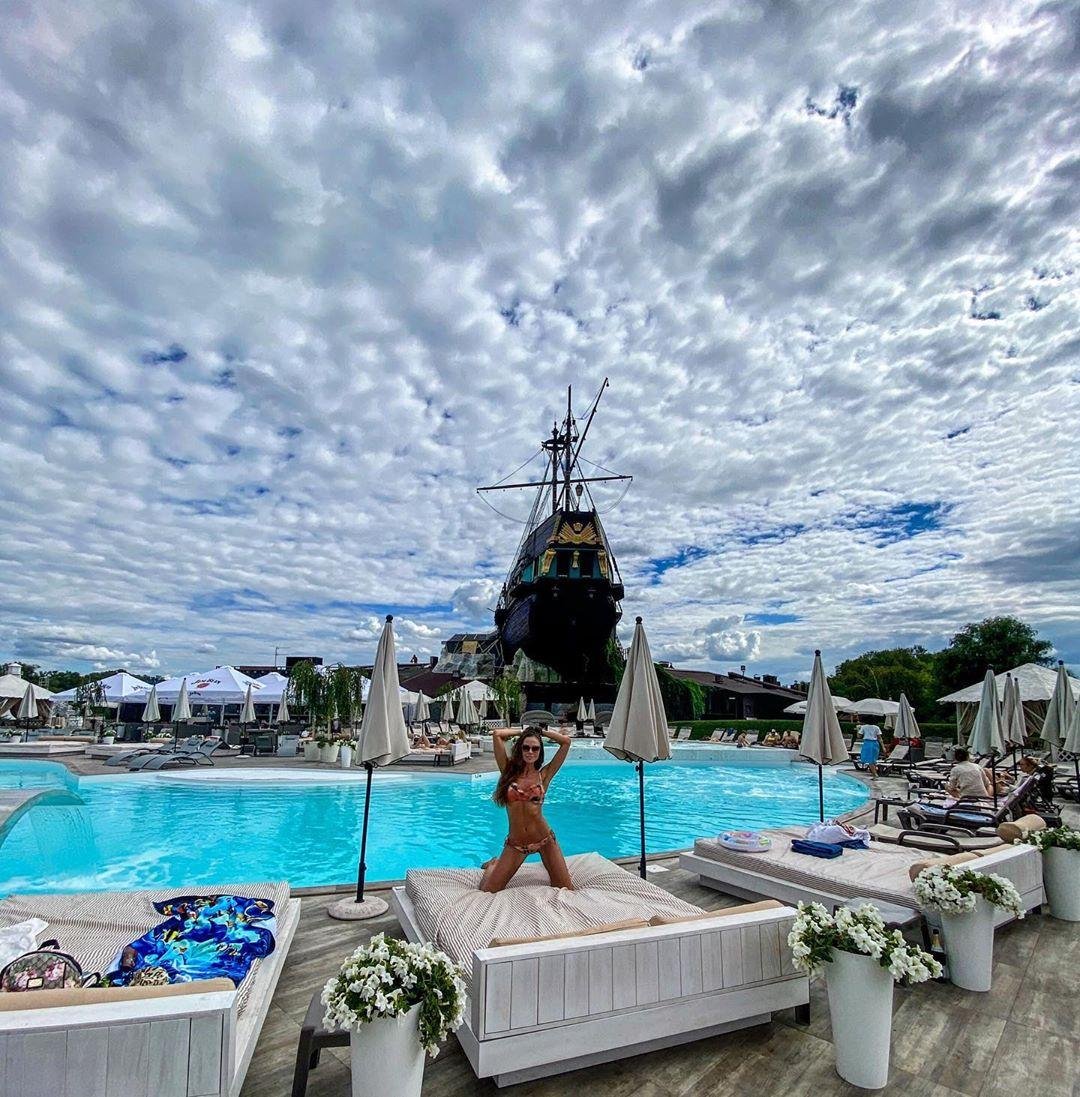 Лучшие пляжные фото девушек и парней Днепра в Instagram 8