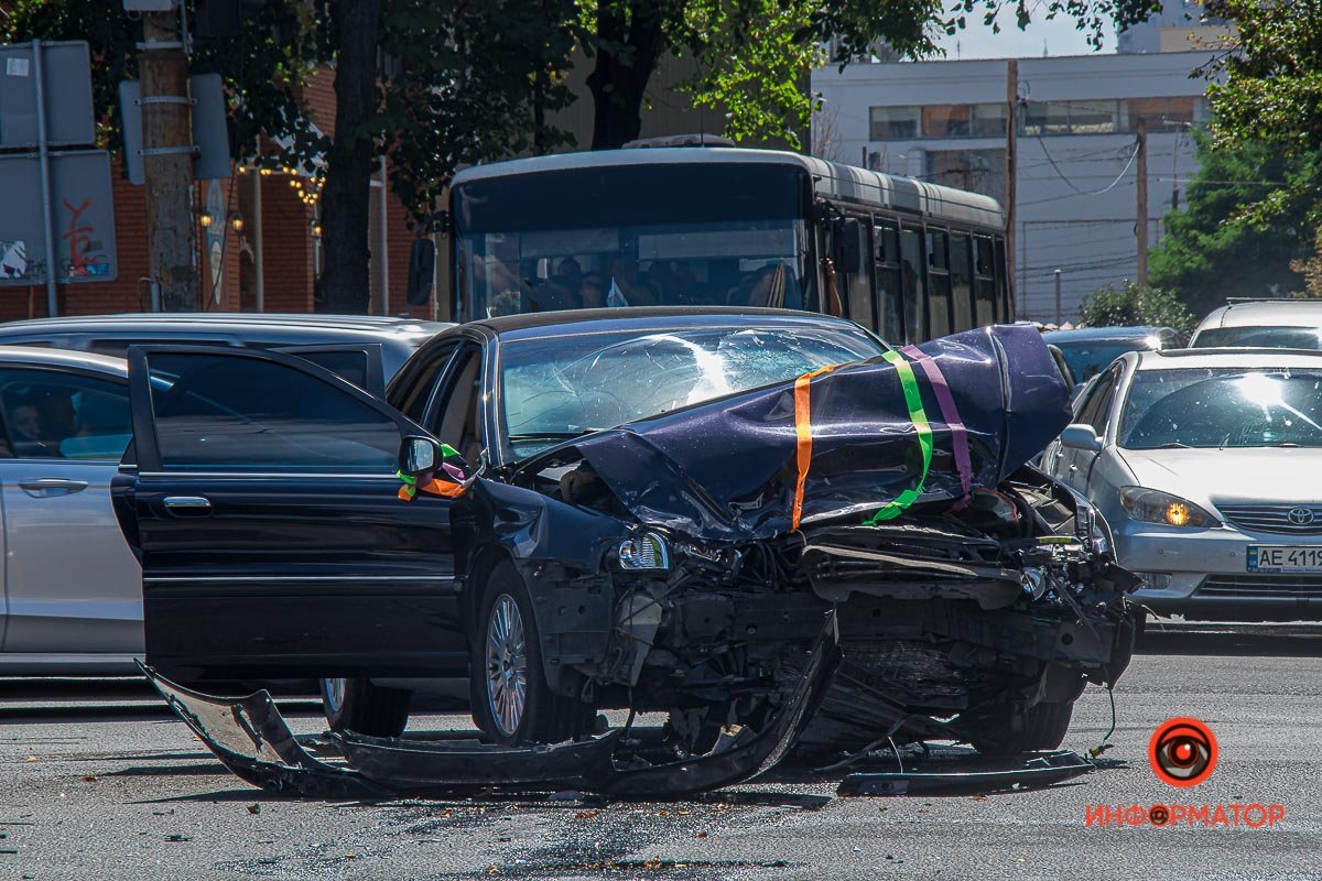 Предварительно, Volkswagen выезжал из прилегающей территории