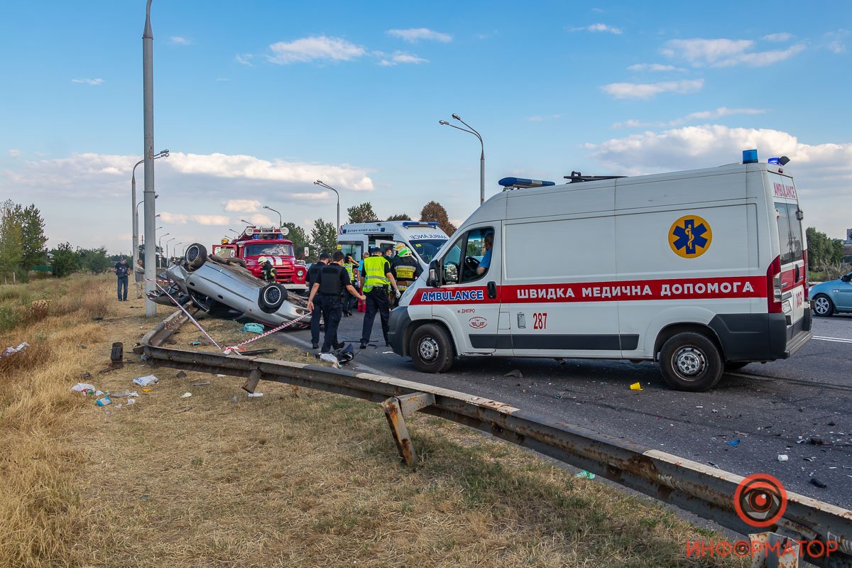 Еще пятерых с места аварии забрали бригады скорой помощи