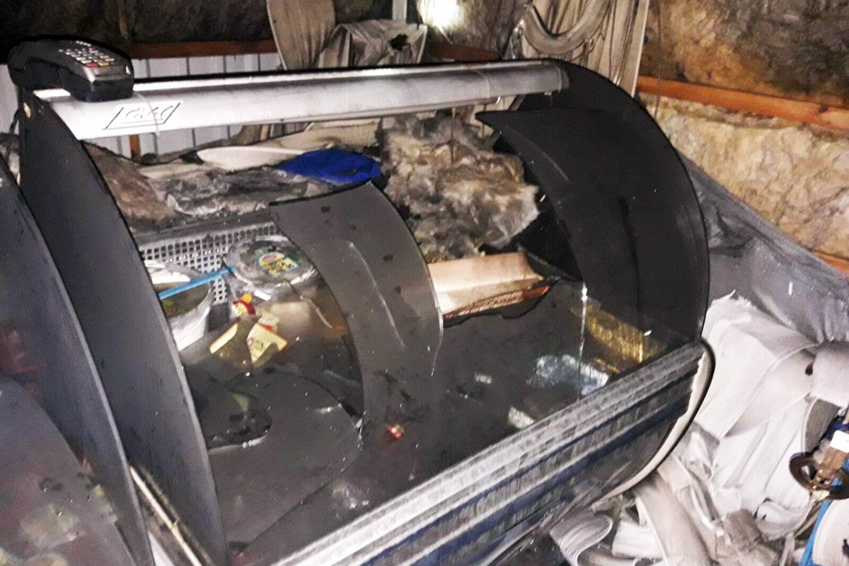 Огнем повредило оборудование и товар в киоске