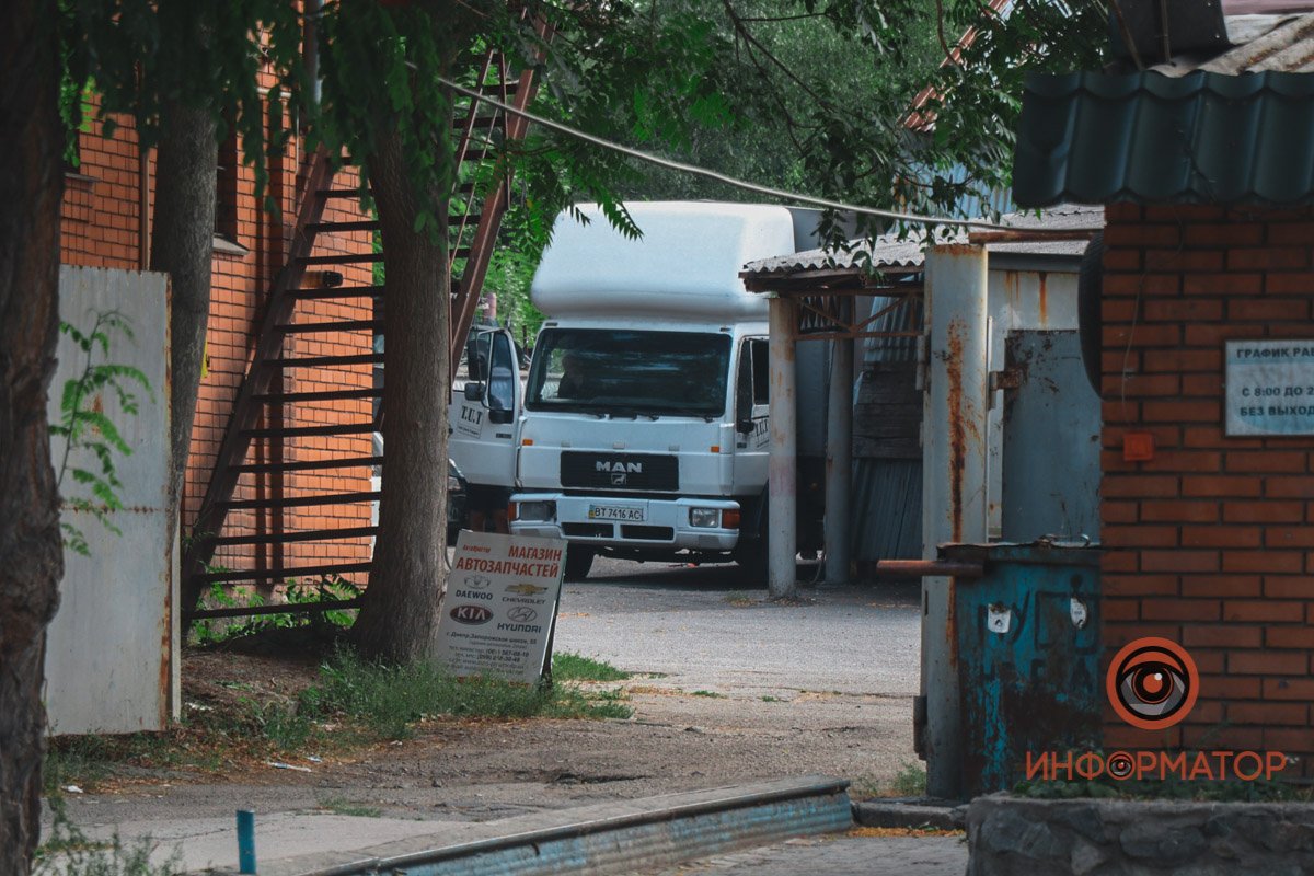 Перекрыты две полосы движения по Запорожскому шоссе
