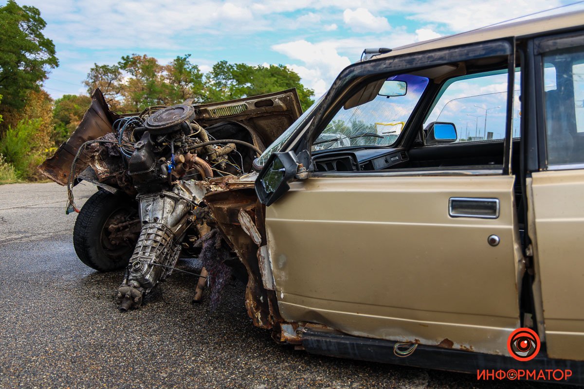 У ВАЗа вырвало двигатель и передние колеса У ВАЗа вырвало двигатель и передние колеса