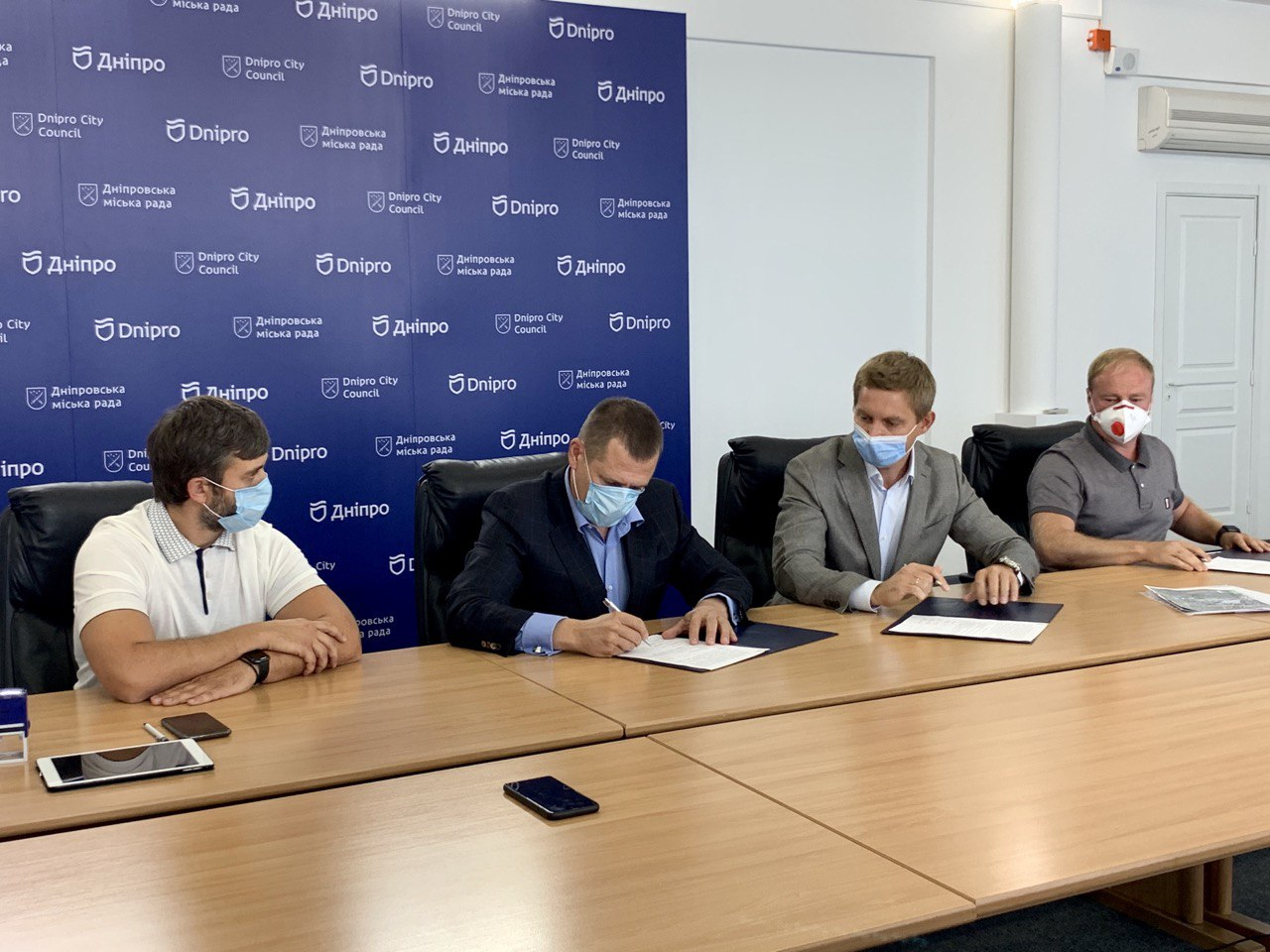 Завод "Потоки" в Днепре установит новые фильтры: предприятие и мэрия подписали Меморандум 1