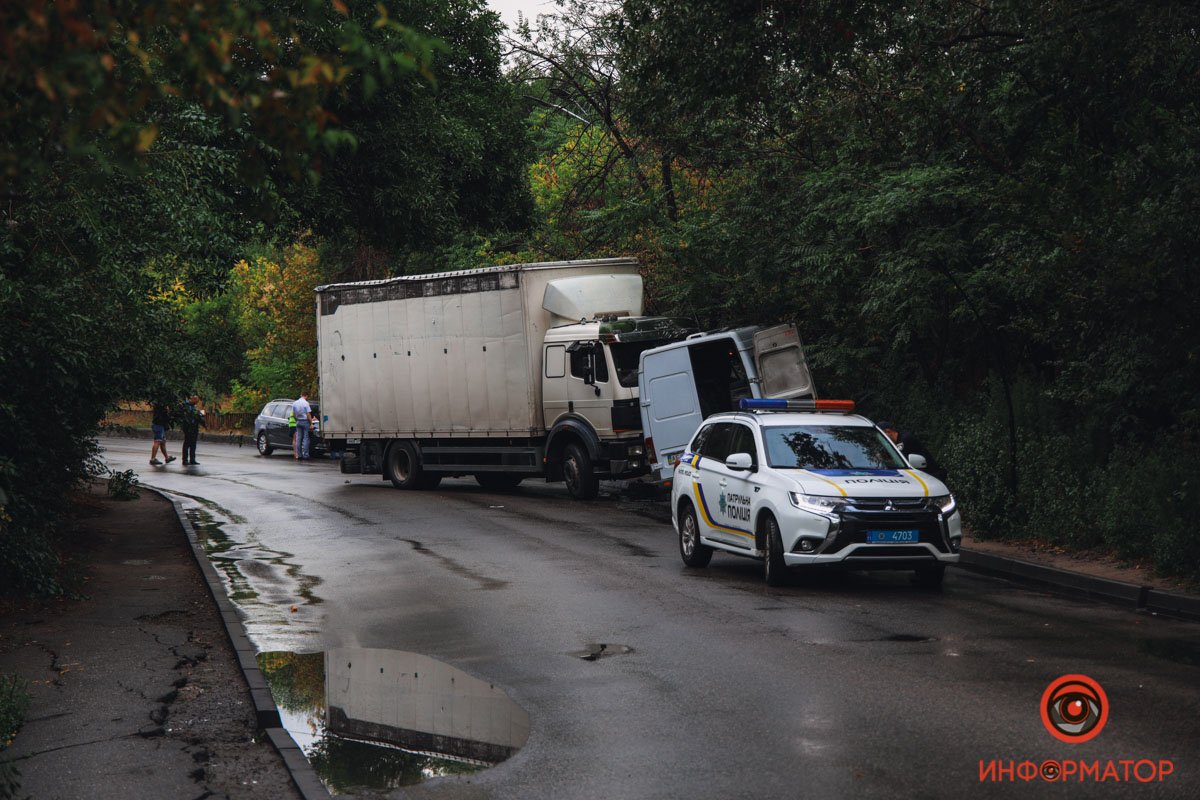 В маршрутном такси находились люди В маршрутном такси находились люди